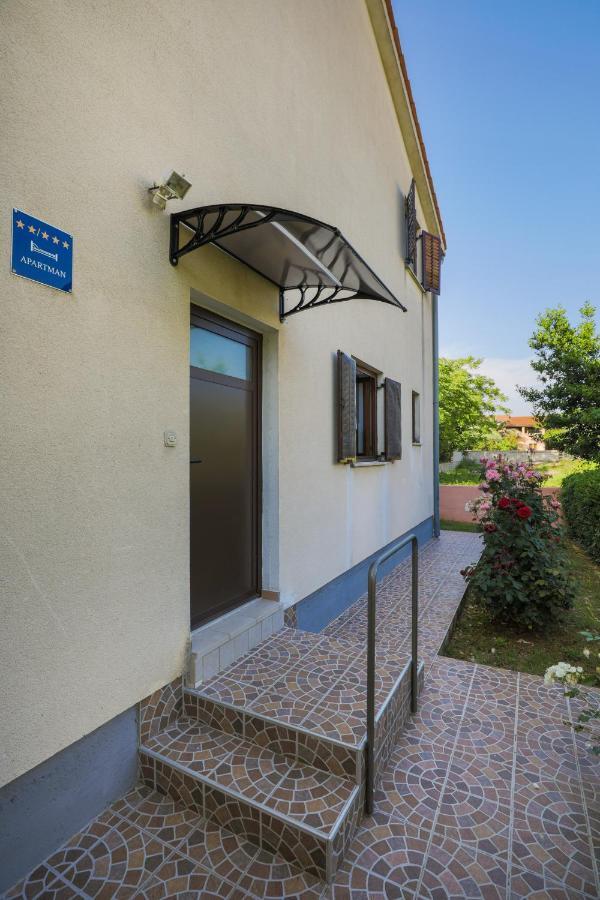 Center Of Fazana Apartments Katarina エクステリア 写真
